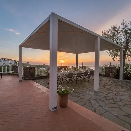 Carolina Villa Sorrento