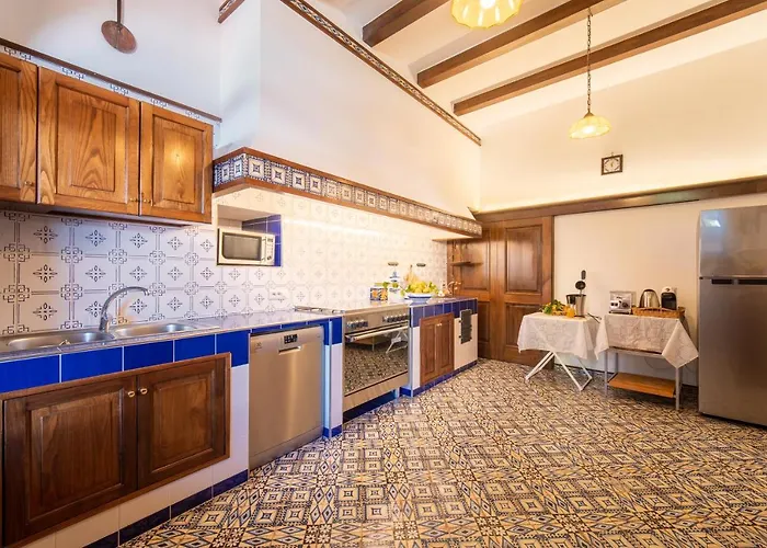 Carolina Private Heated Pool And Sea View