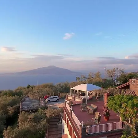 Carolina Villa Sorrento