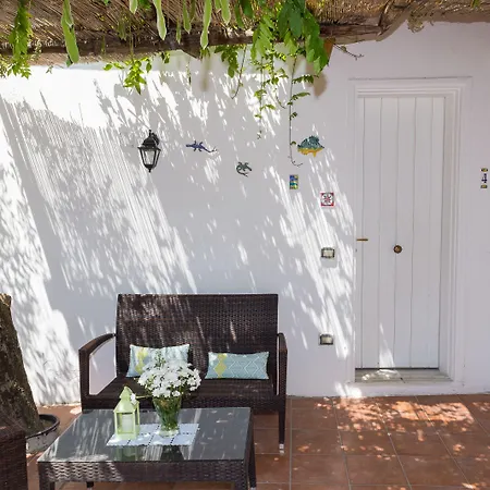 Вілла Carolina Private Heated Pool And Sea View