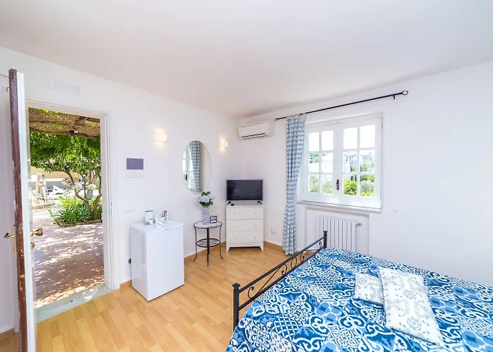 Villa Carolina Private Heated Pool And Sea View