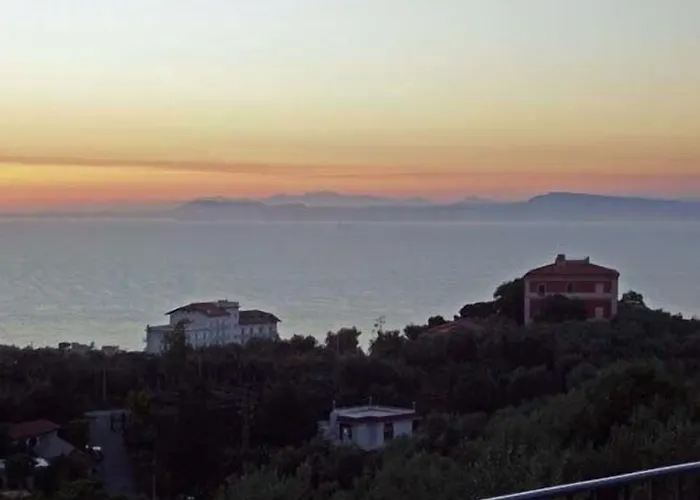 Carolina Private Heated Pool And Sea View Sorrento